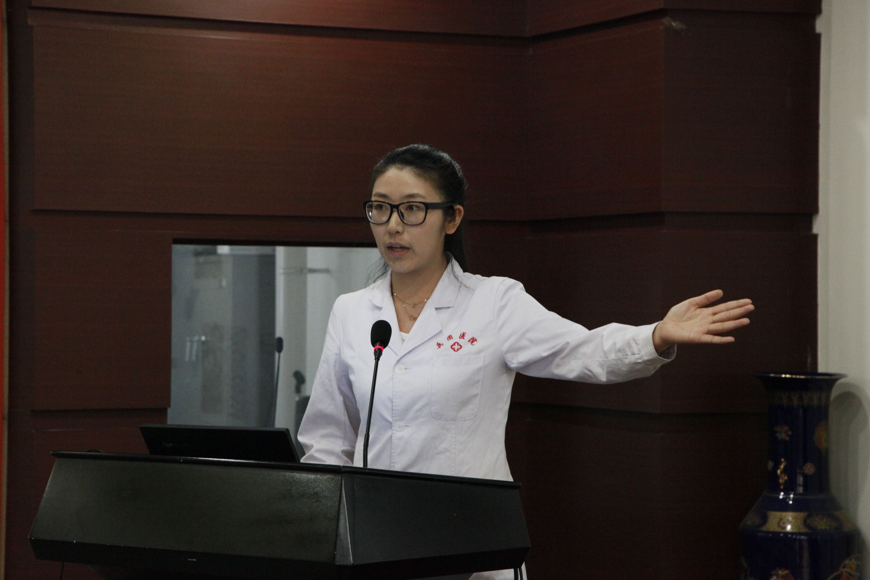 冠军 药学部 梁萌.jpg